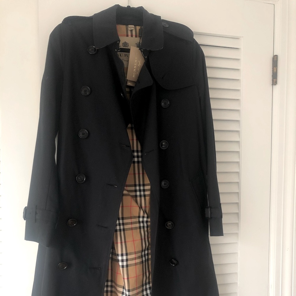 FALL SALE: NWT Burberry Trench